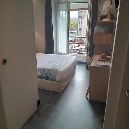 Modern Est Hotel
