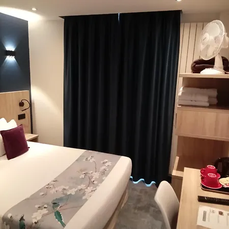 Modern Est Hotel Parigi