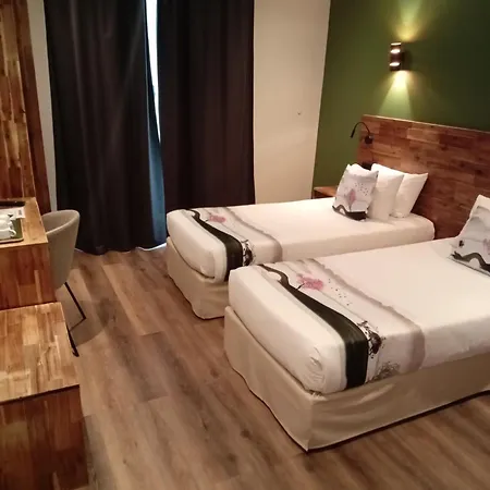 Modern Est Hotel 2*