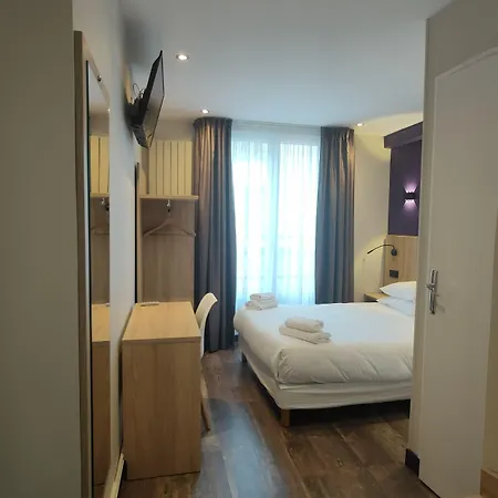 Modern Est Hotel 2*