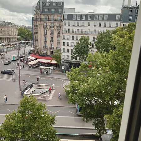 Modern Est Hotel