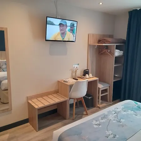 Modern Est Hotel